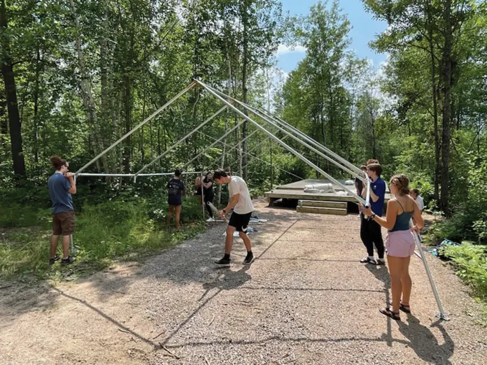 Assembling new platform tents